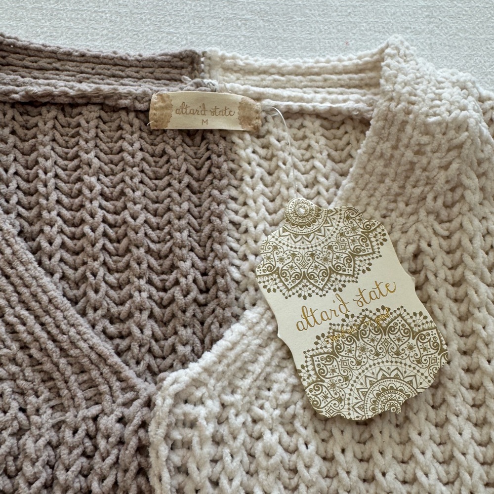 NWT Altar’d State Celeste Colorblock Sweater- Size Medium - Picture 3 of 4